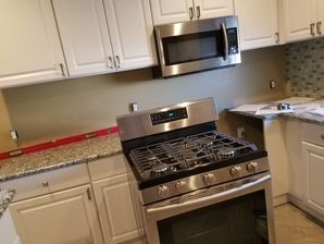 Kitchen Renovations in West New York, NJ
Before & After Kitchen Back Splash Installation (1)